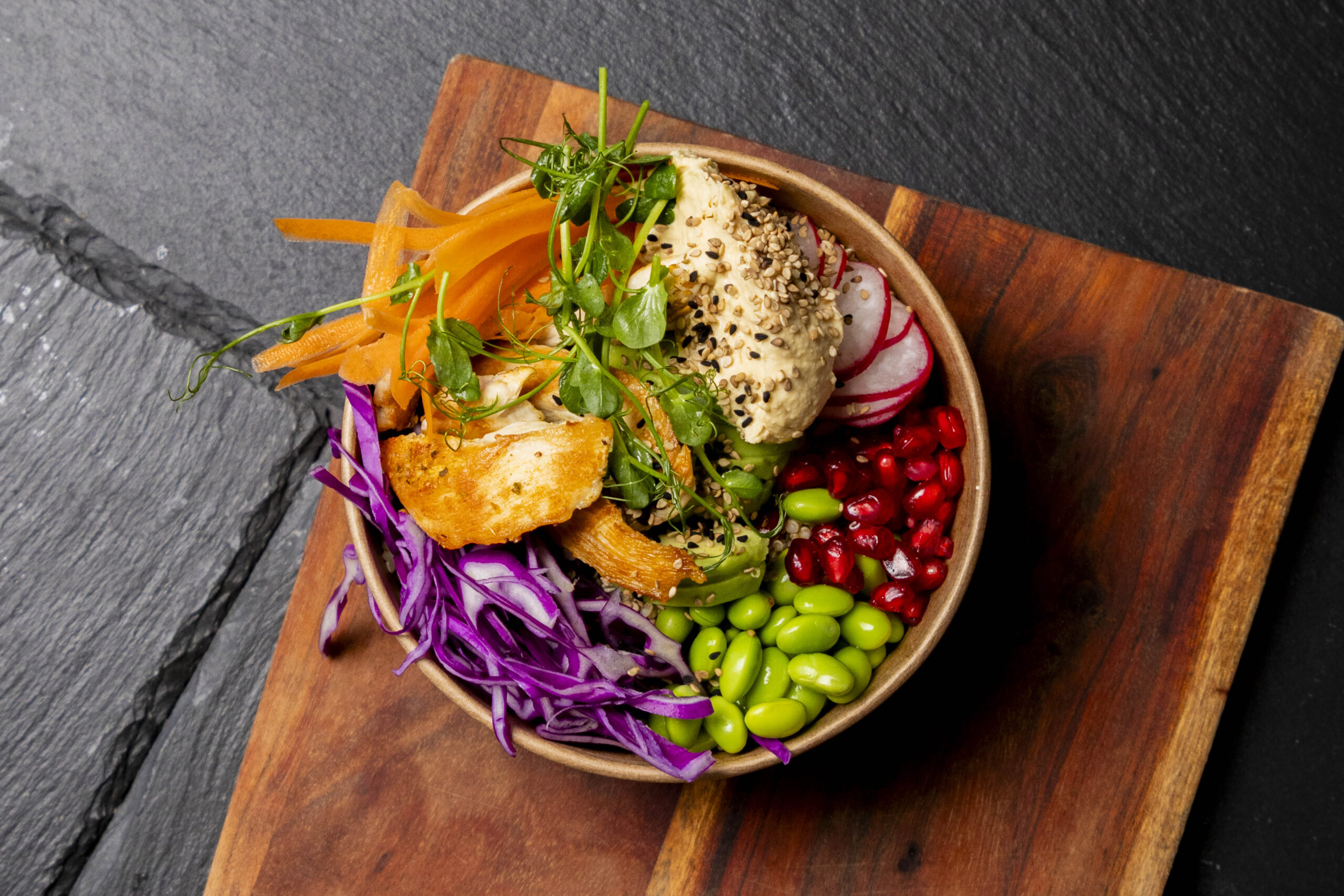 Poke bowl med stegt kylling